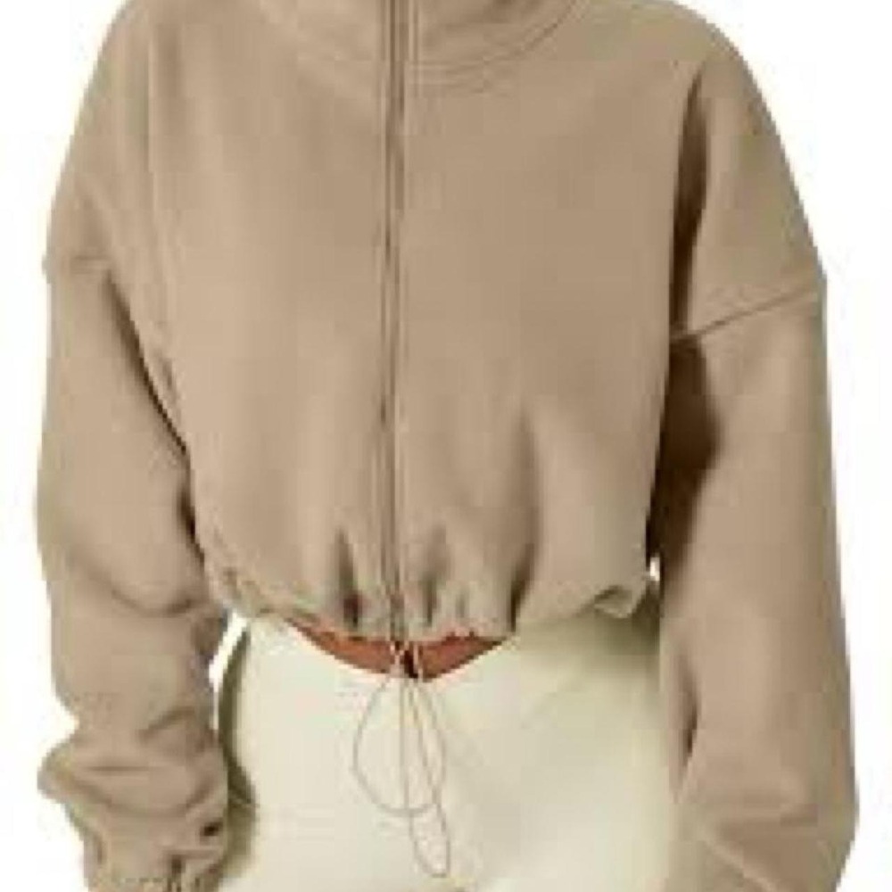Quinsen full zip‎ fleece Cream cropped zip-up jacket with drawstring waist